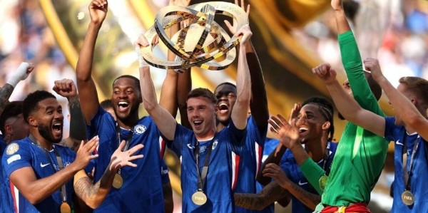 世俱杯切尔西3-0巴黎夺冠，帕尔默造三球，欧冠新贵被打回原形